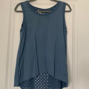 Sleeveless top with peekaboo back